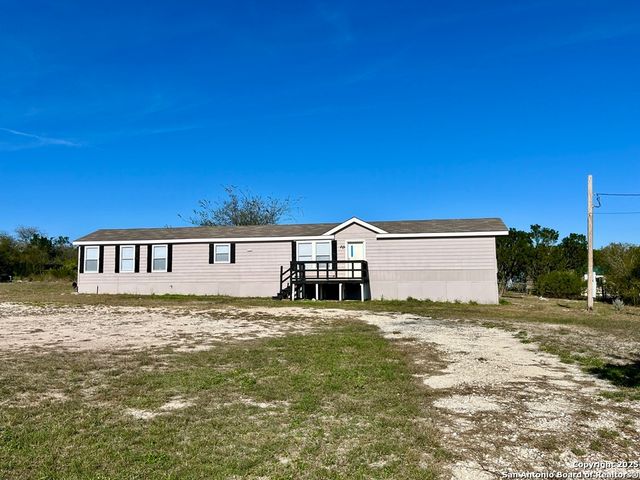 18707 County Road 5736, Castroville, TX 78009