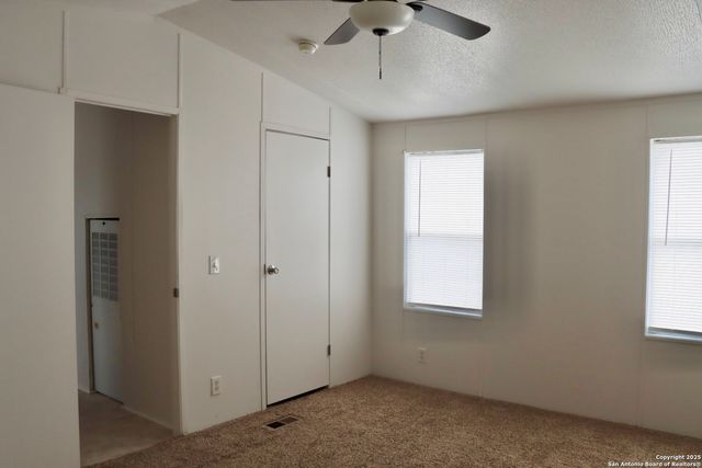 18707 County Road 5736, Castroville, TX 78009