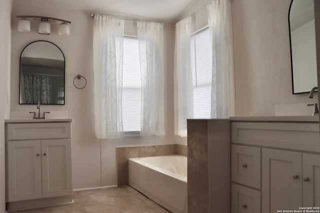 18707 County Road 5736, Castroville, TX 78009