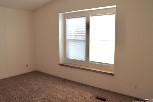 18707 County Road 5736, Castroville, TX 78009