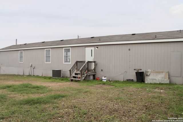 18707 County Road 5736, Castroville, TX 78009