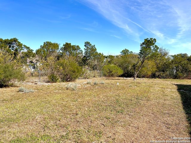 18707 County Road 5736, Castroville, TX 78009