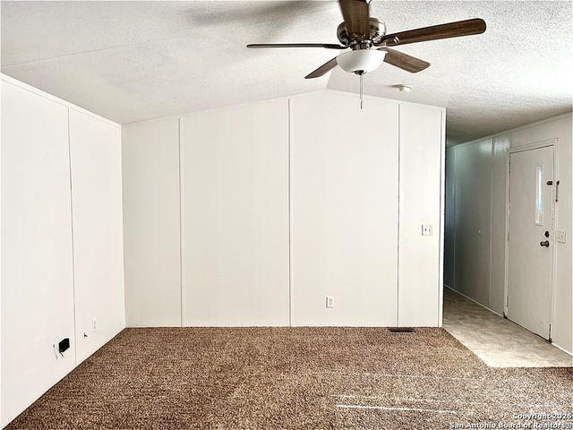 18707 County Road 5736, Castroville, TX 78009