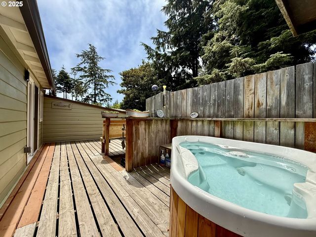 63534 S OLIVE Rd, Coos Bay, OR 97420