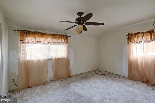 2225 HOUSTON ST, Suitland, MD 20746