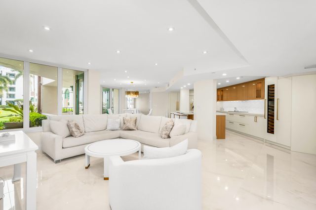 100 SE 5TH Avenue 103, Boca Raton, FL 33432