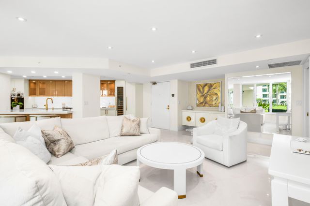 100 SE 5TH Avenue 103, Boca Raton, FL 33432