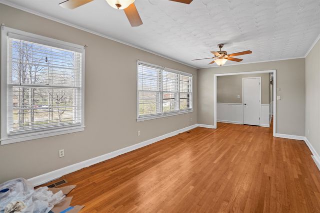 329 Earl Drive, Spartanburg, SC 29306