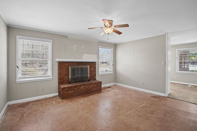 329 Earl Drive, Spartanburg, SC 29306