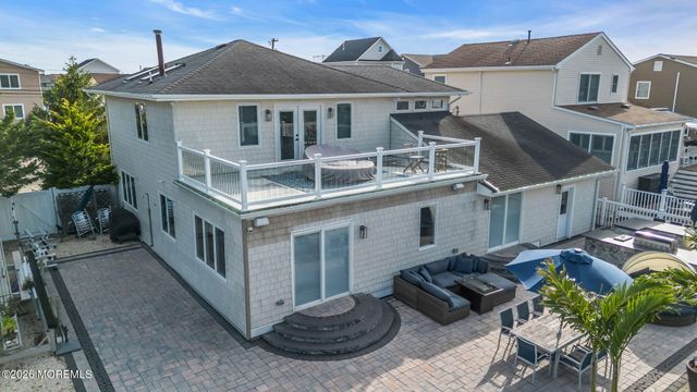 19 Drake Way, Toms River, NJ 08753
