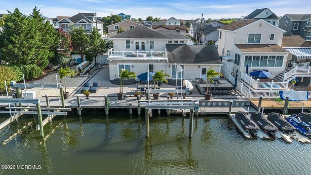 19 Drake Way, Toms River, NJ 08753