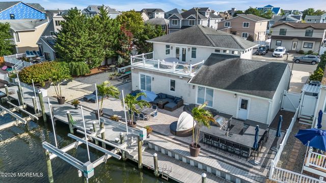 19 Drake Way, Toms River, NJ 08753