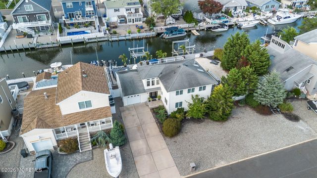 19 Drake Way, Toms River, NJ 08753