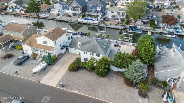19 Drake Way, Toms River, NJ 08753