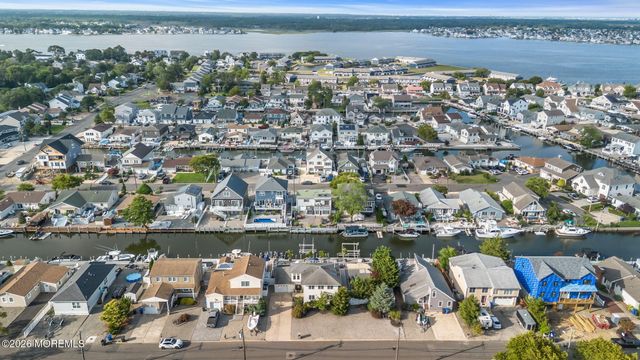 19 Drake Way, Toms River, NJ 08753