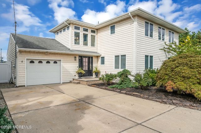 19 Drake Way, Toms River, NJ 08753