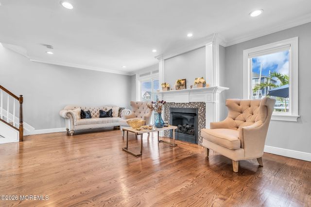 19 Drake Way, Toms River, NJ 08753
