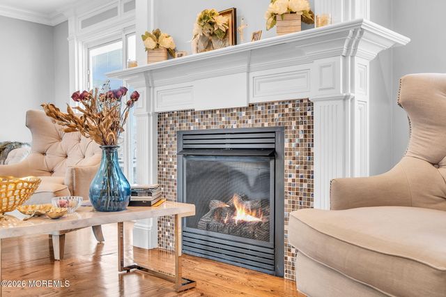 19 Drake Way, Toms River, NJ 08753