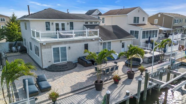 19 Drake Way, Toms River, NJ 08753