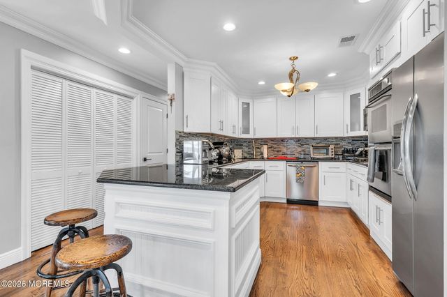 19 Drake Way, Toms River, NJ 08753