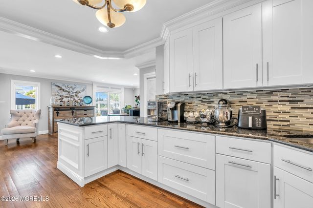 19 Drake Way, Toms River, NJ 08753
