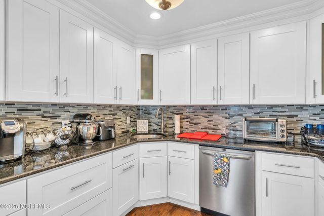 19 Drake Way, Toms River, NJ 08753