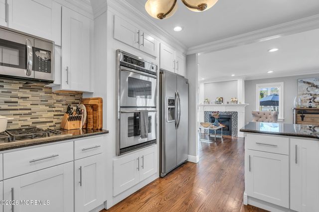 19 Drake Way, Toms River, NJ 08753