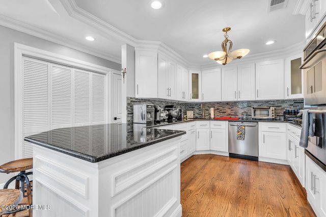 19 Drake Way, Toms River, NJ 08753