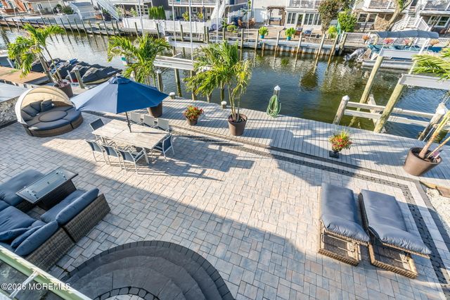 19 Drake Way, Toms River, NJ 08753