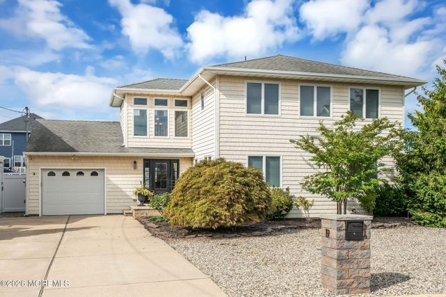19 Drake Way, Toms River, NJ 08753
