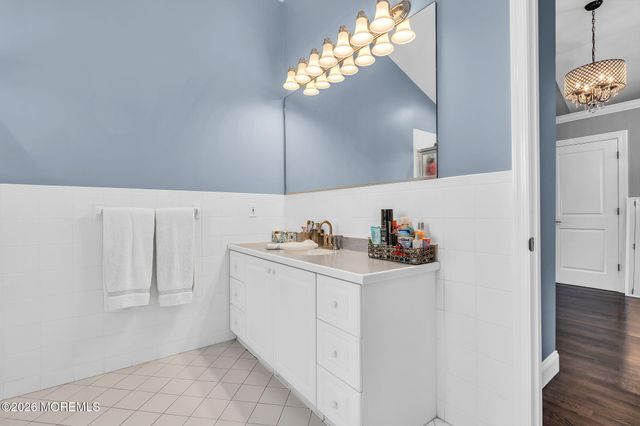 19 Drake Way, Toms River, NJ 08753