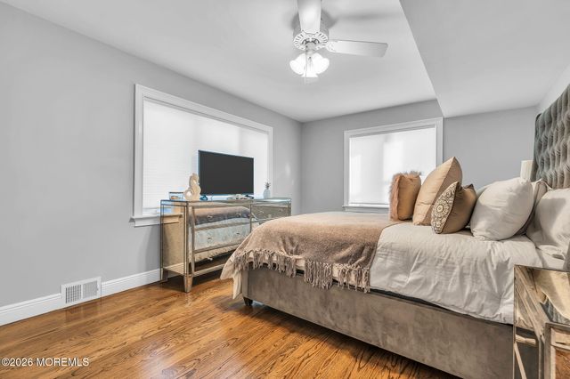 19 Drake Way, Toms River, NJ 08753