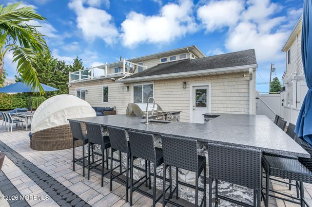 19 Drake Way, Toms River, NJ 08753