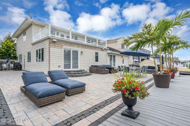 19 Drake Way, Toms River, NJ 08753