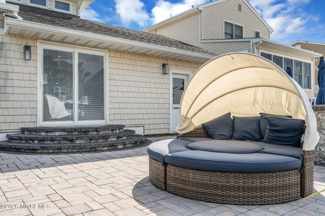 19 Drake Way, Toms River, NJ 08753