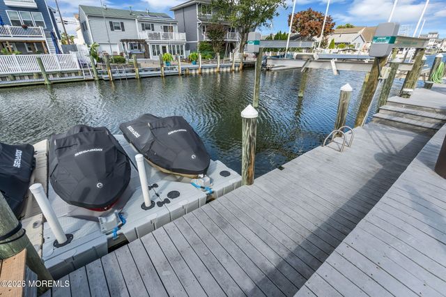 19 Drake Way, Toms River, NJ 08753