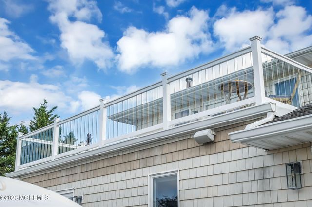 19 Drake Way, Toms River, NJ 08753