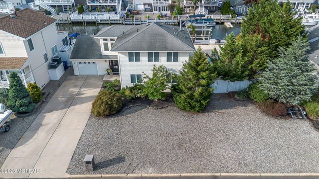 19 Drake Way, Toms River, NJ 08753