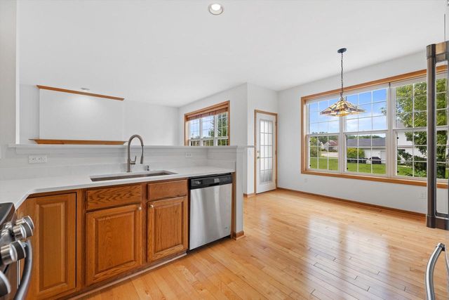 4703 W Forest Hill AVENUE, Franklin, WI 53132