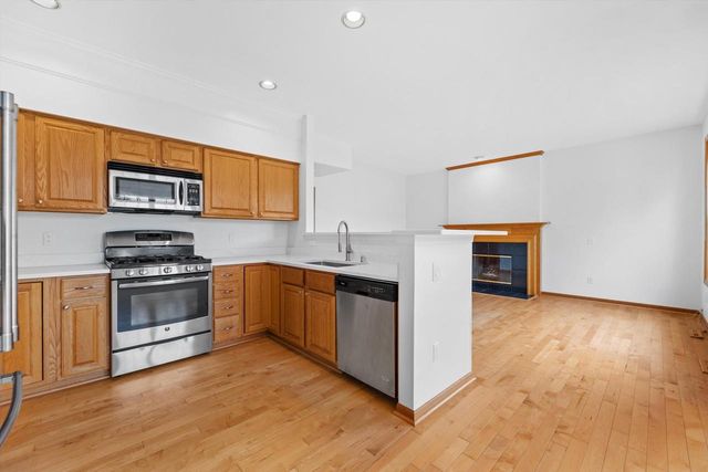 4703 W Forest Hill AVENUE, Franklin, WI 53132