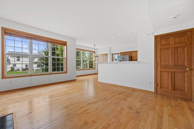 4703 W Forest Hill AVENUE, Franklin, WI 53132