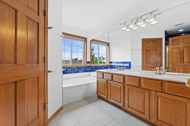 4703 W Forest Hill AVENUE, Franklin, WI 53132