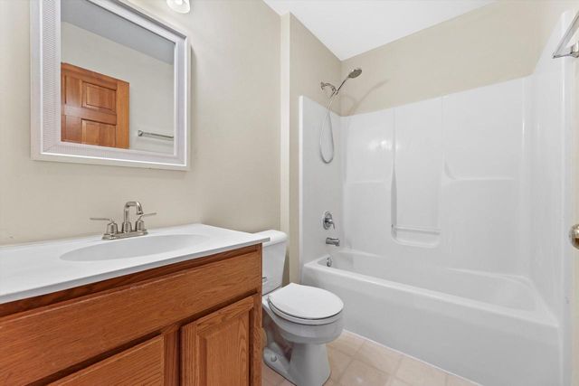 4703 W Forest Hill AVENUE, Franklin, WI 53132