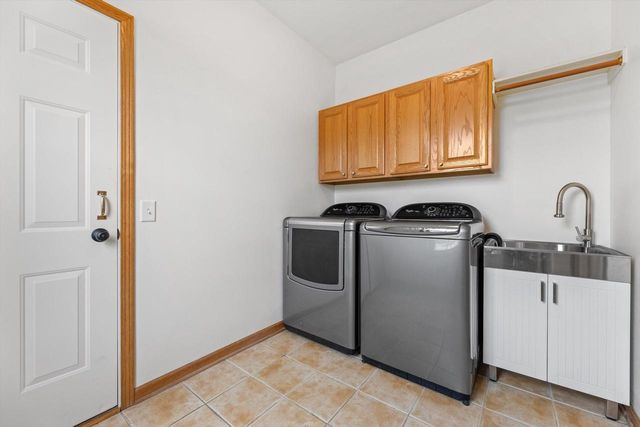 4703 W Forest Hill AVENUE, Franklin, WI 53132