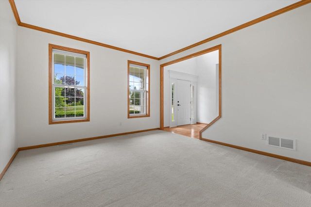 4703 W Forest Hill AVENUE, Franklin, WI 53132