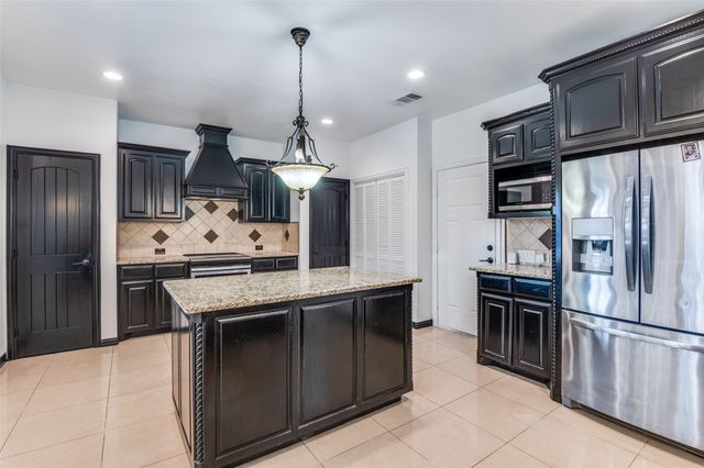 517 Netherland Drive, Seagoville, TX 75159