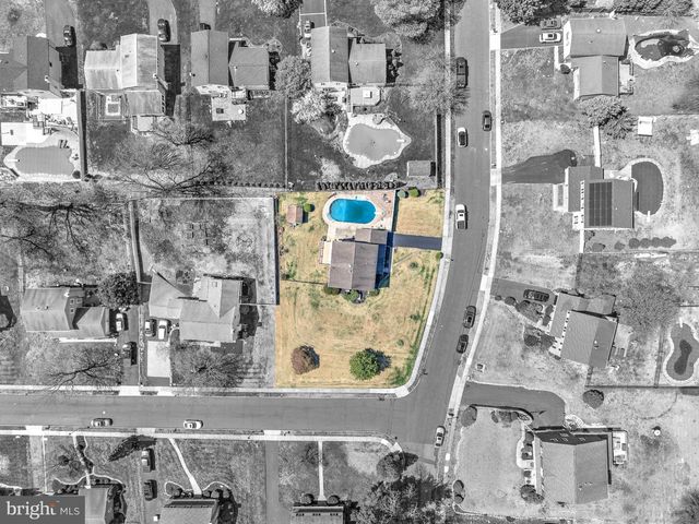 2533 SKYVIEW, Feasterville Trevose, PA 19053