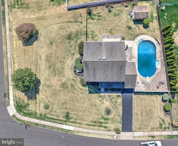2533 SKYVIEW, Feasterville Trevose, PA 19053