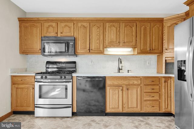 2533 SKYVIEW, Feasterville Trevose, PA 19053