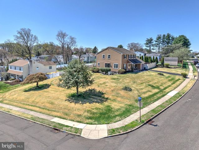 2533 SKYVIEW, Feasterville Trevose, PA 19053